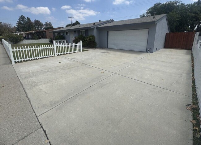 Building Photo - 2296 Cordero Ave