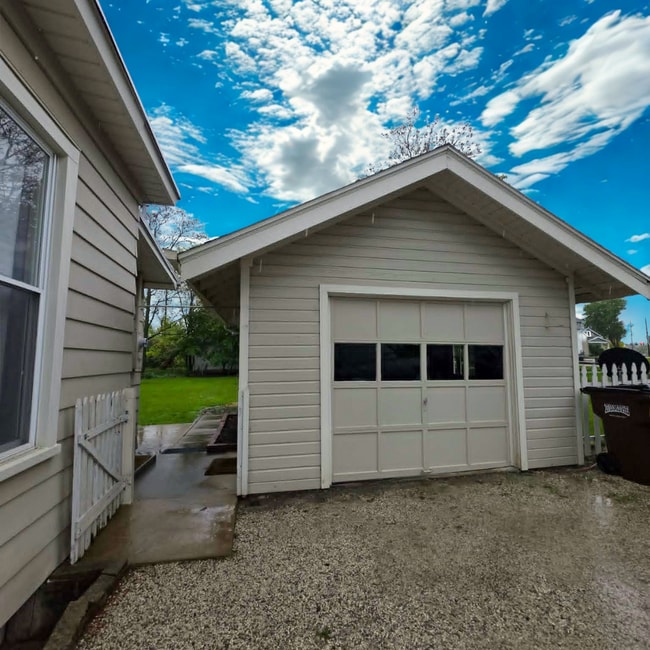 Foto del edificio - Large yard and quiet location in Findlay