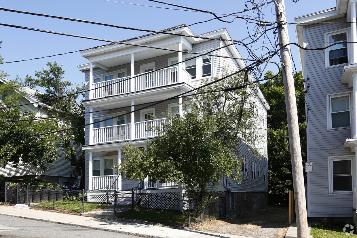 Building Photo - 11 Roxana