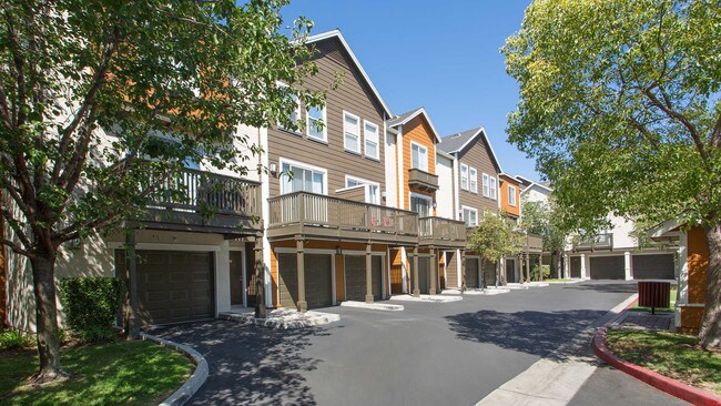 Artisan Square Apartments Northridge Ca Apartments Com