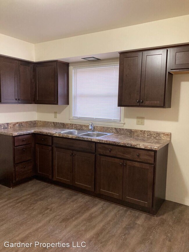 Building Photo - 4 br, 1.5 bath House - 5929 N 72nd Street