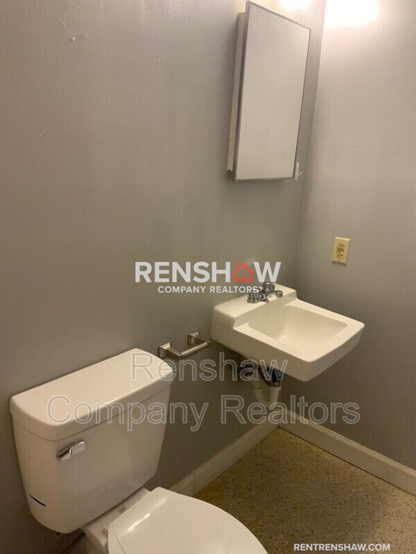 Foto del edificio - 142 Harrison Rd