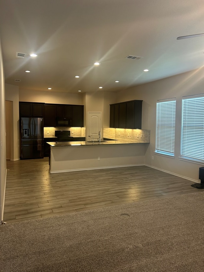 Foto del edificio - 1023 E 90th St