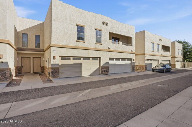 Foto del edificio - 15818 N 25th St