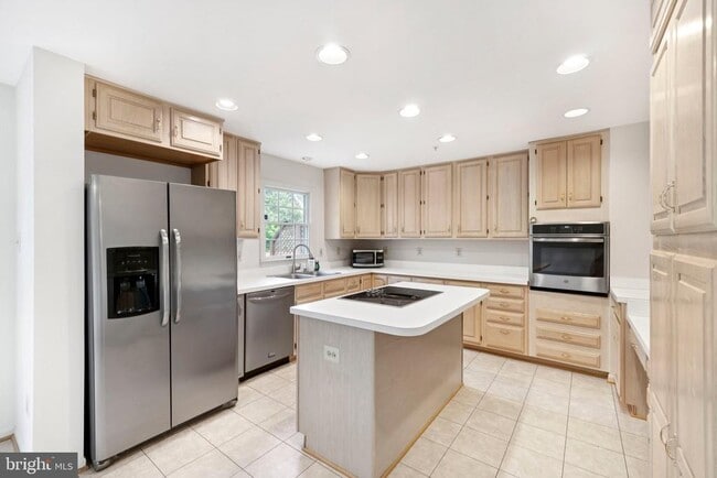 Building Photo - 15831 Glacier Ct