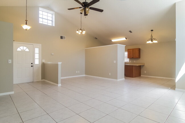 Building Photo - 2272 Grand Tree Ct