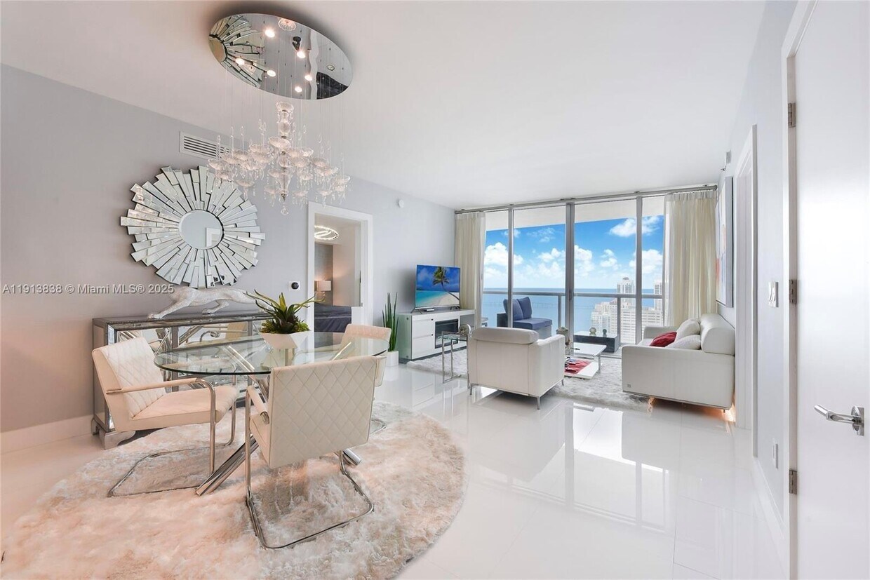 Foto principal - 495 Brickell Ave
