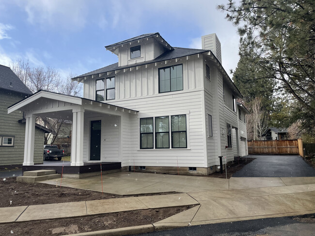 Building Photo - 1757 NW Steidl Rd