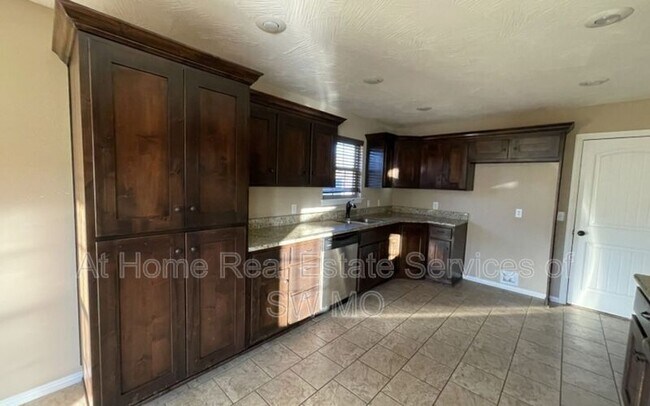 Foto del edificio - 1305 S Venice Ave