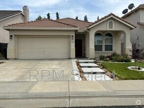 Building Photo - 1724 Magenta Dr