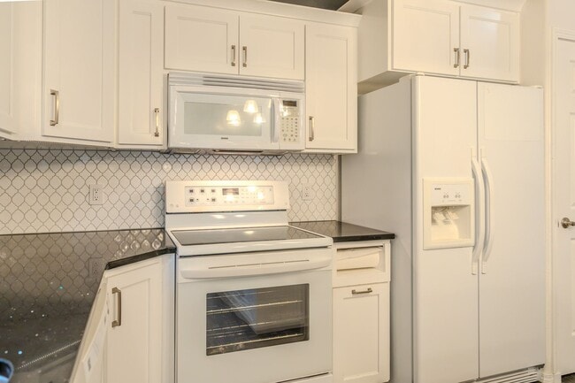 Building Photo - 217 Coho Rd