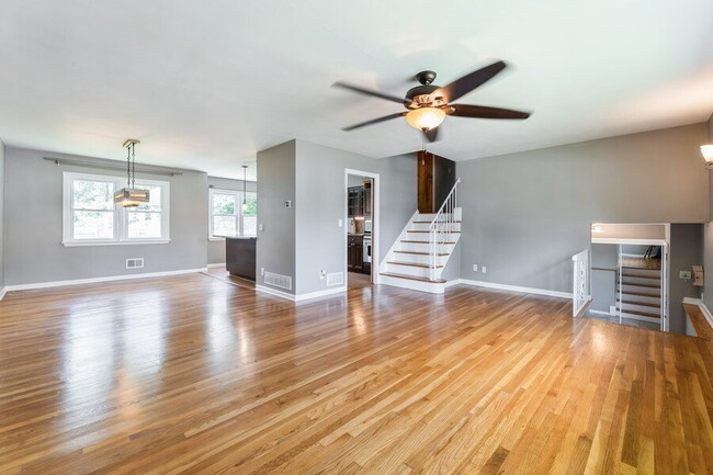Bergenfield NJ Split Level Spacious Single Family home - Bergenfield NJ Split Level Spacious Single Family home