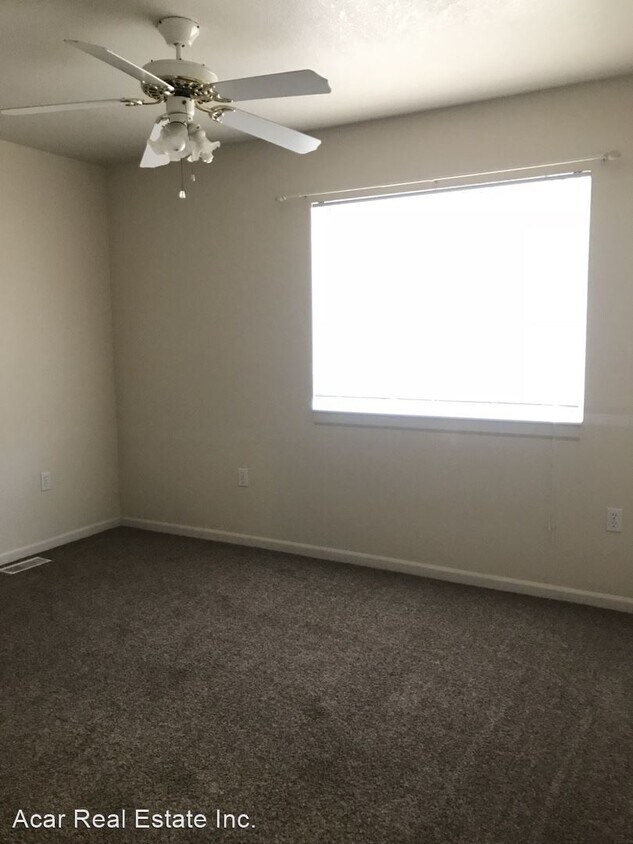 Building Photo - 631 Scottsvale Dr