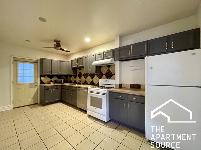 Photo - 2839 W Nelson St Apartment