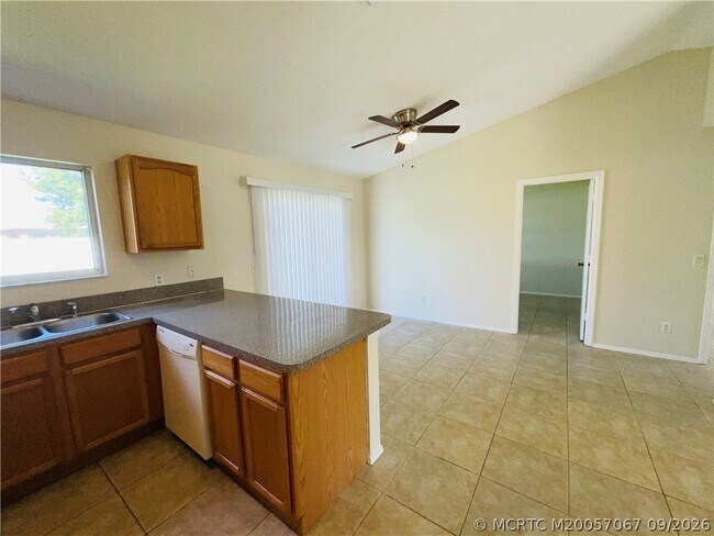 Foto del edificio - 2813 SE Ironton Ave
