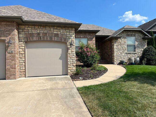 Building Photo - 614 Galileo Dr