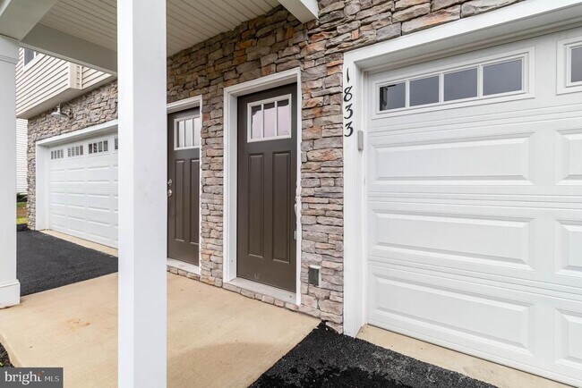 Foto del edificio - 1833 Shady Ln