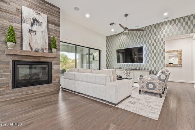 Building Photo - 4601 S Pinaleno Dr