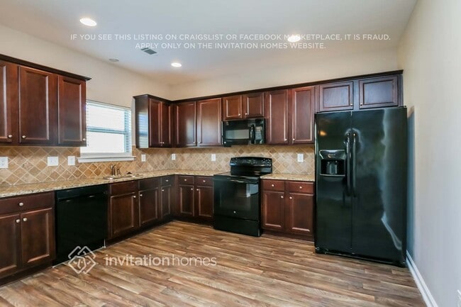 Building Photo - 1124 Easley Ct SE