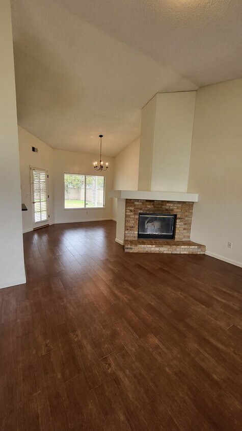 Primary Photo - 6601 Camphor Ct