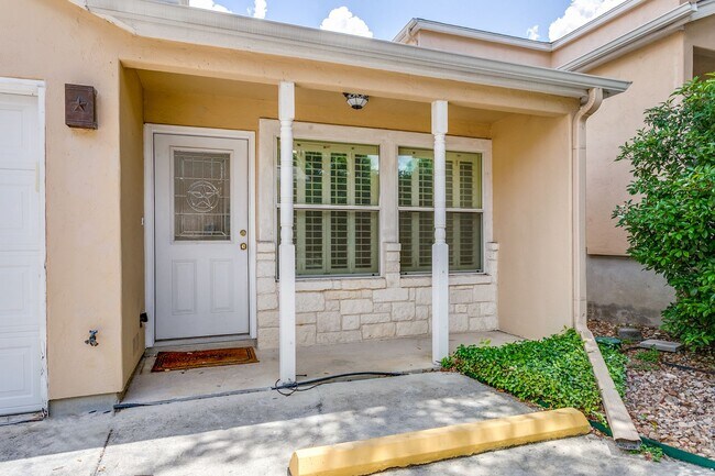 Building Photo - 2-BEDROOM, 2.5-BATHROOM + FLEX SPACE DUPLEX/CONDOMINIUM IN TERRELL HEIGHTS