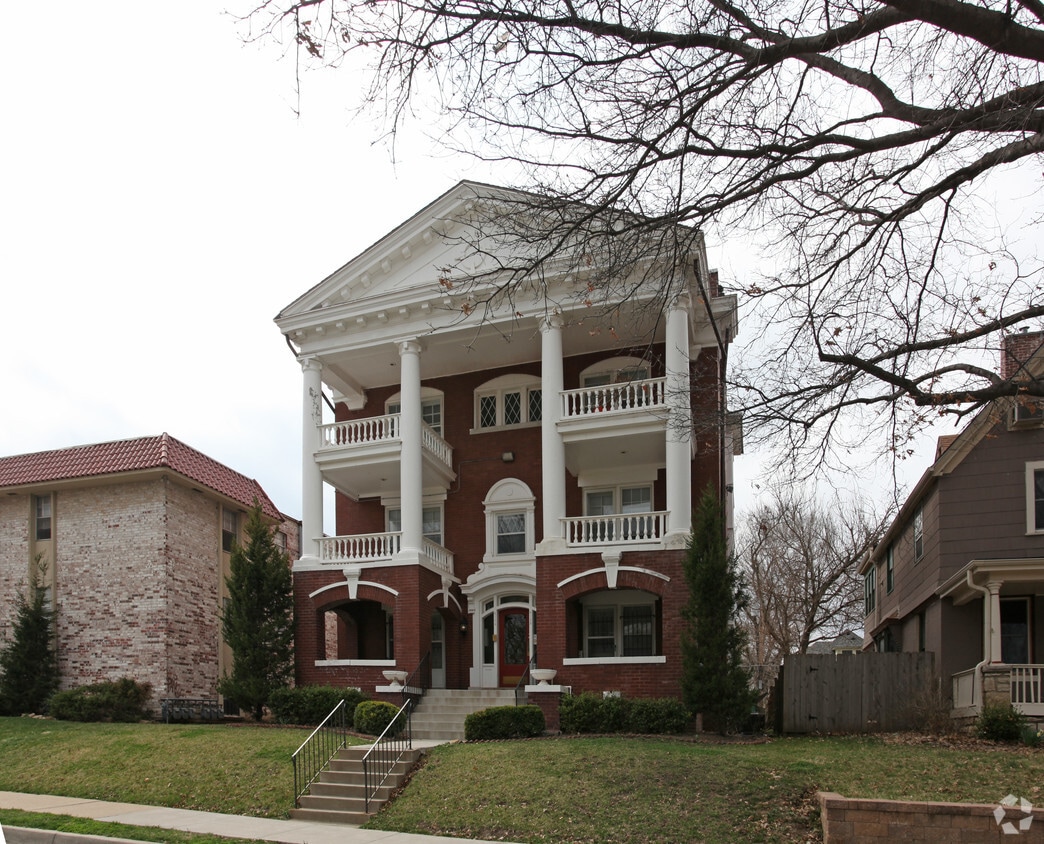 41524154 Mcgee St, Kansas City, MO 64111 Apartments in Kansas City