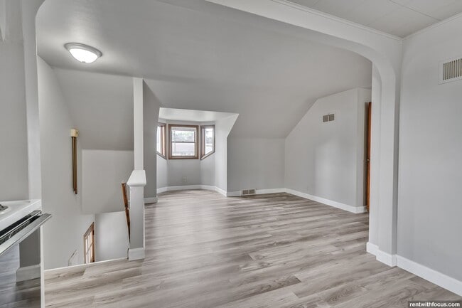Building Photo - 524 Harrison St