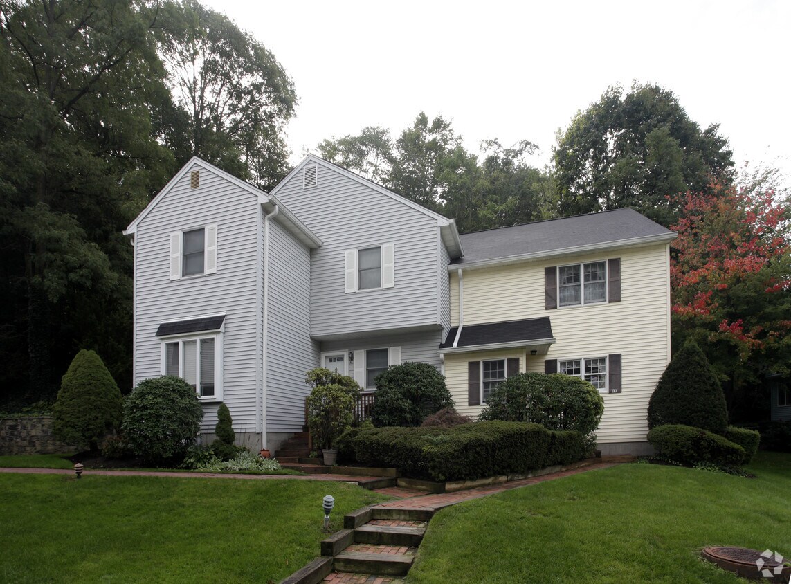 515 High St, Port Jefferson, NY 11777 Apartments in Port Jefferson