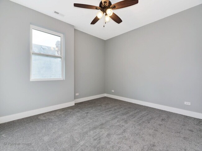 Building Photo - 4013 N Pulaski Rd