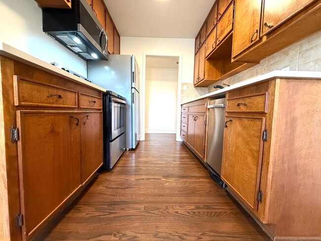 Building Photo - Charming 3-Bed, 1-Bath West Sacramento Home – Updated with Solar!