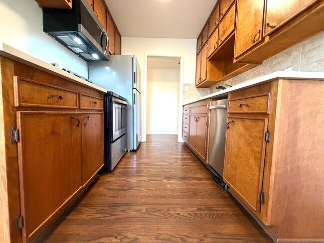 Foto del edificio - Charming 3-Bed, 1-Bath West Sacramento Home – Updated with Solar!