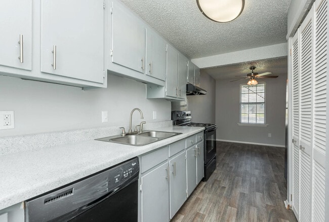 Building Photo - Crossings at Madison