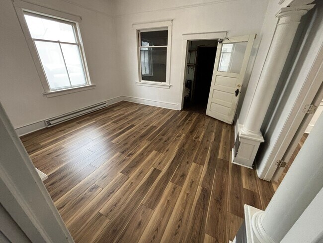 Foto del edificio - 1504 W Cleveland Ave