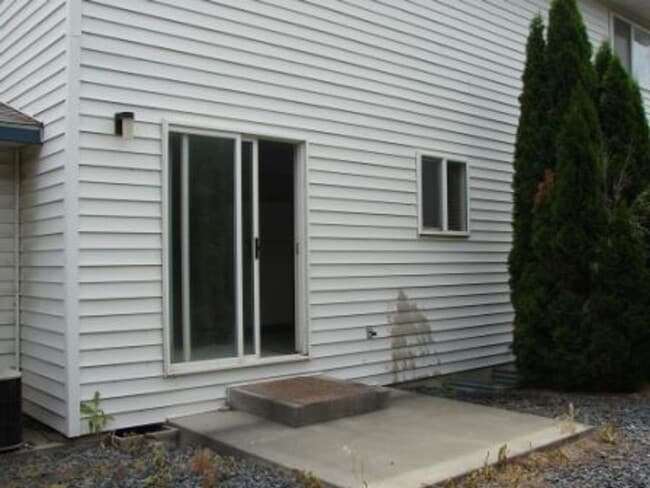 Building Photo - 1306-1308 Shaker Pl