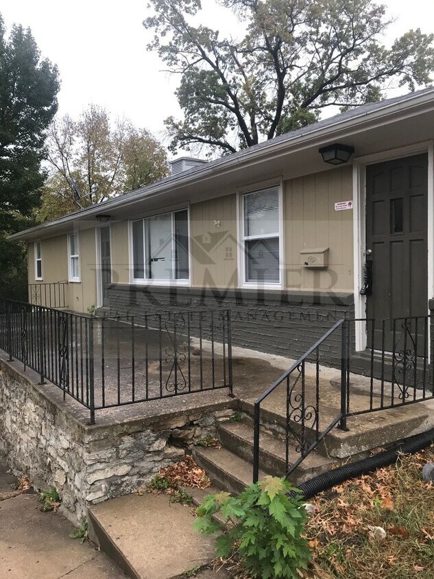 3B 1.5B house for rent 8321 Holmes Rd, K... House Rental in Kansas