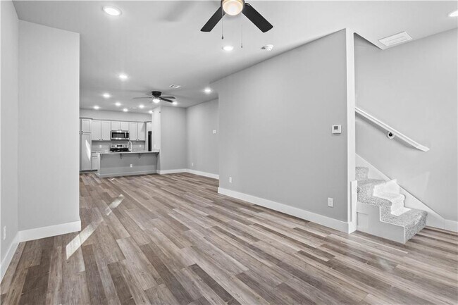 Foto del edificio - 772 S Locust Ave