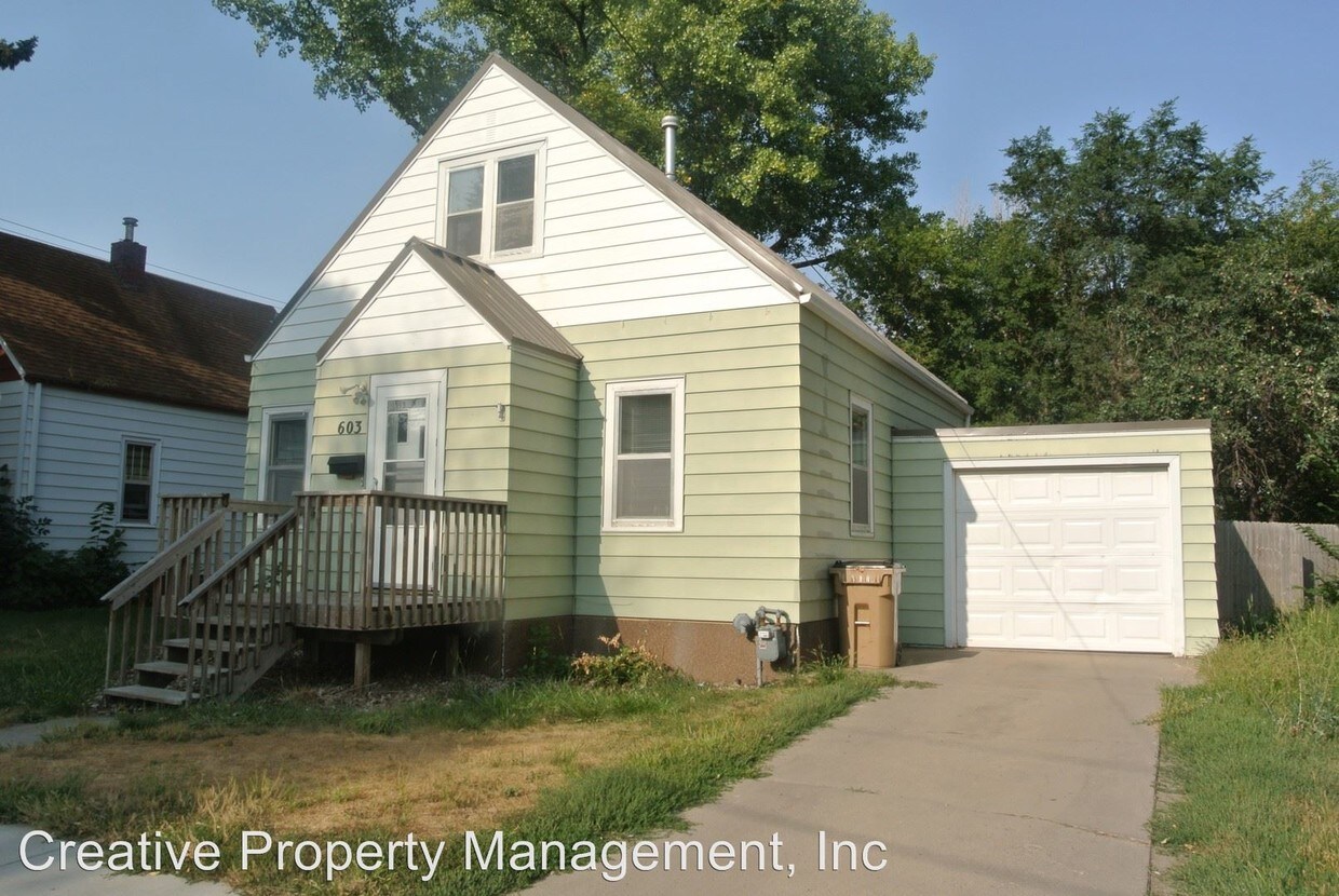Primary Photo - 603 11th St NE