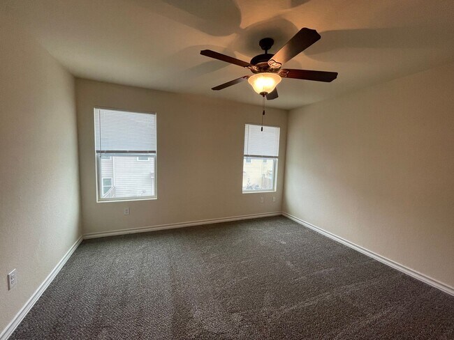 Foto del edificio - Townhome for rent