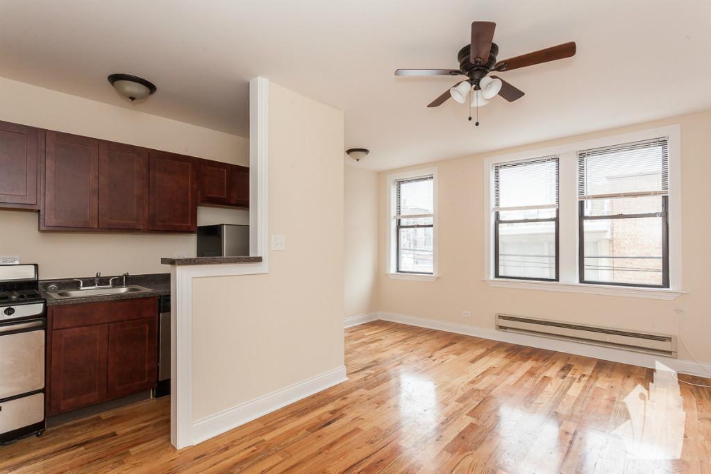 Foto principal - 0 bedroom in Chicago IL 60614