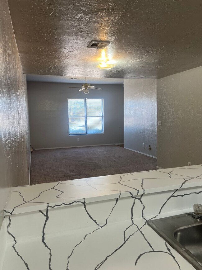 Foto del edificio - 4016 SW Sunflower Ln