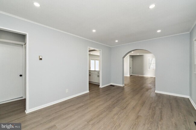Foto del edificio - 701 Kingfisher Rd