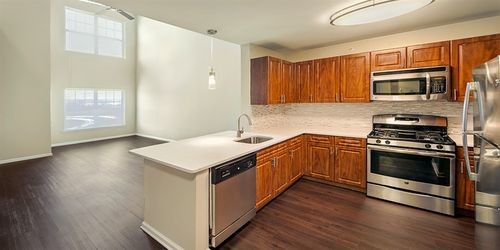 Primary Photo - 1280 Wall St W