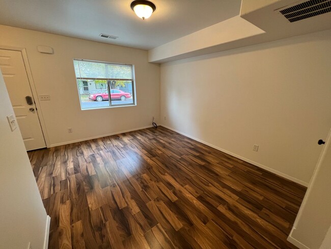 Foto del edificio - 6205 N Astor St
