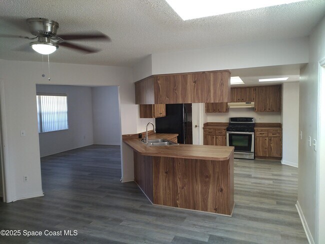 Foto del edificio - 765 John Carroll Ln