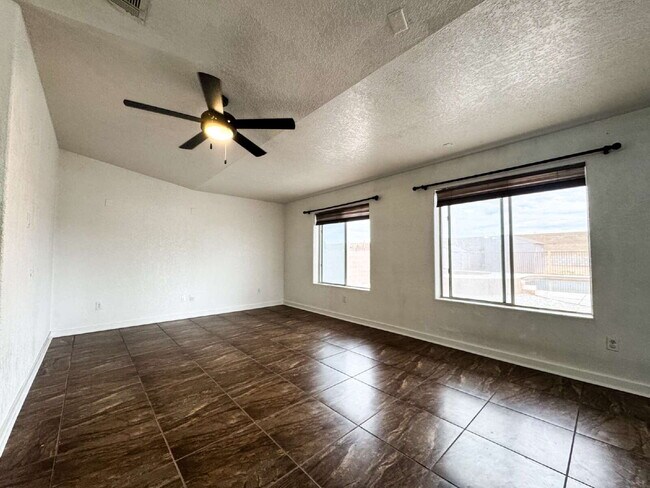 Foto del edificio - "Charming 3-Bedroom, 2 Bathroom Pool Home in Ocotillo!"