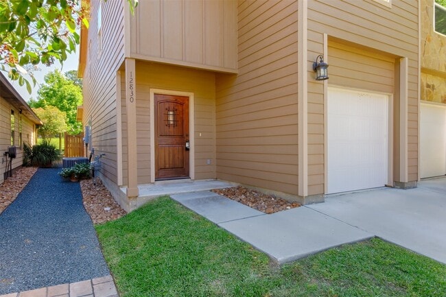 Foto del edificio - 12960 Orion Ct E