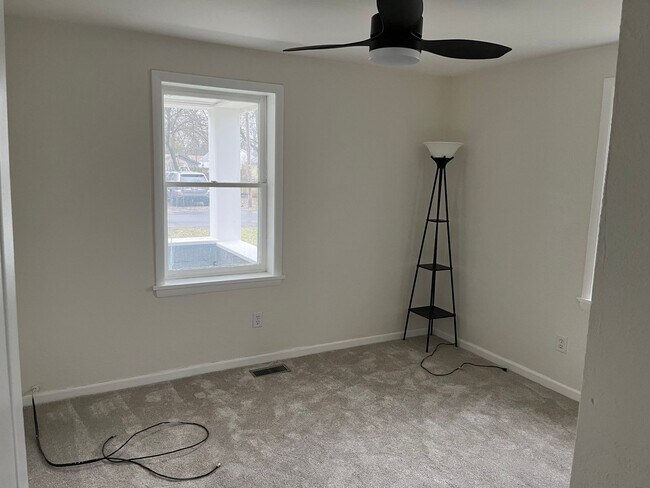 Foto del edificio - Cute 2 Bedroom Bungalow located near Reyno...