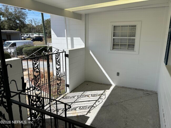 Building Photo - 7069 Perke Dr