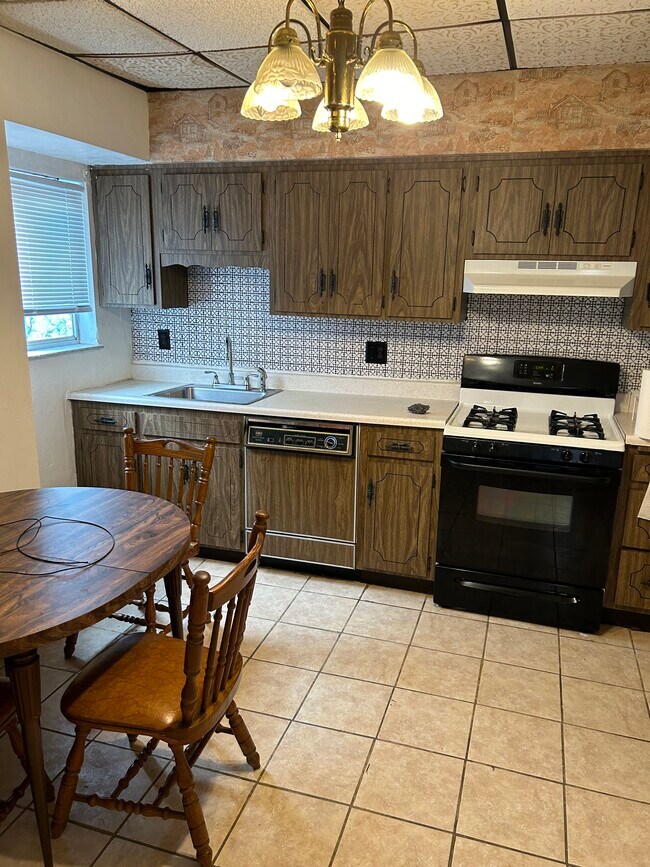 Cocina - 9 Oakland Sq