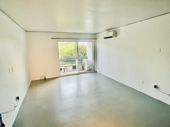 Building Photo - Charming 1 bedroom 1 bathroom in heart of ...